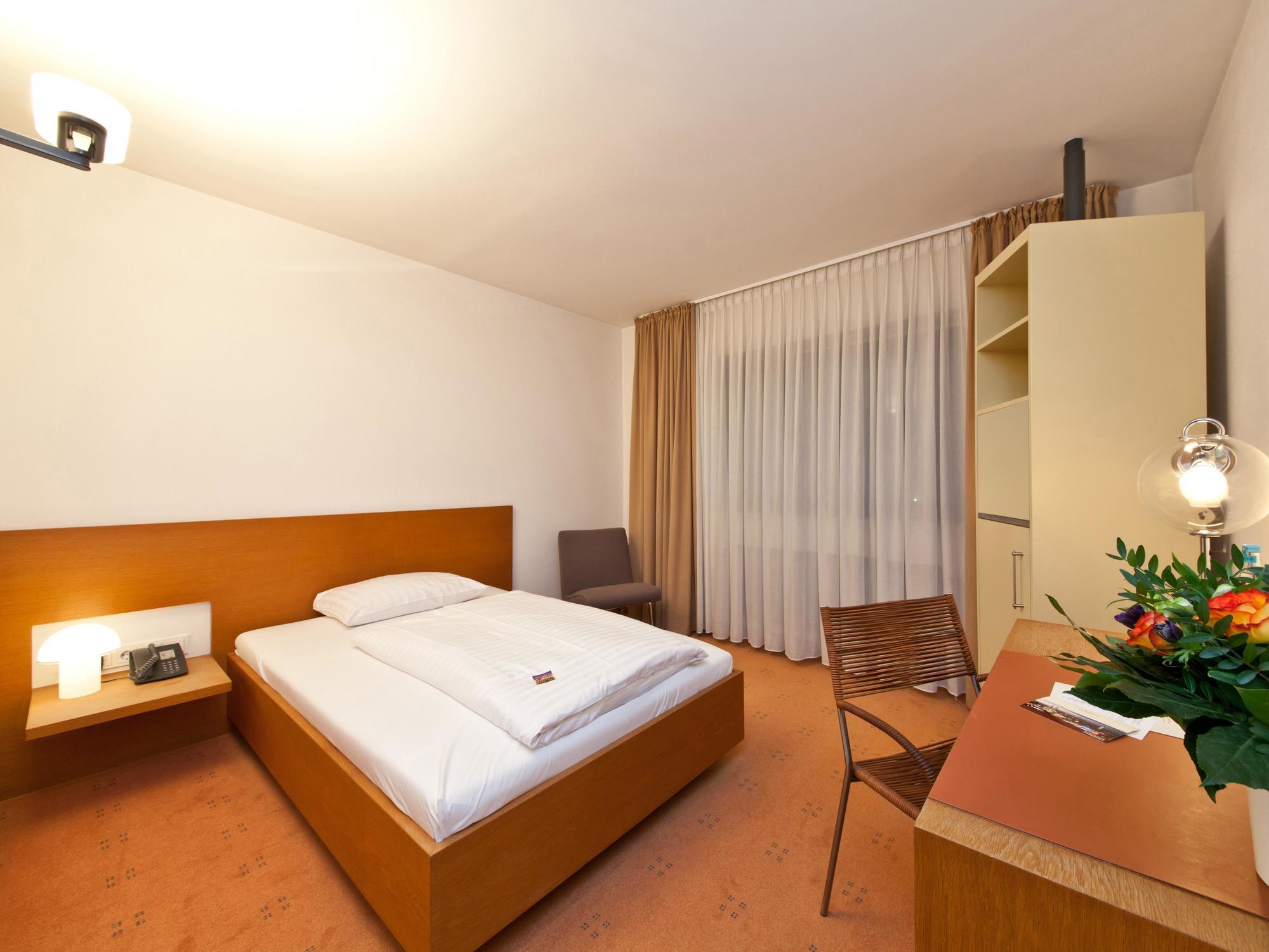 Select Hotel Silence Garden Koeln Kültér fotó